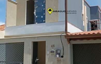 Imagem: A casa possui 3 Dormitórios, 3 Banheiros, 1 Vaga na garagem