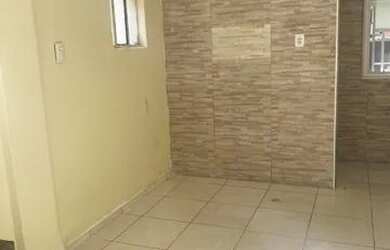 Imagem: O depósito está localizado em Cascadura, Rio de Janeiro para