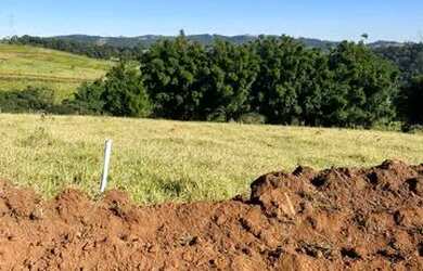 Imagem: O terreno possui 500m² de Área e está localizado em Tanque