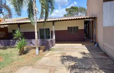 Imagem: A casa em condomínio possui 2 Dormitórios, 2 Banheiros, 3