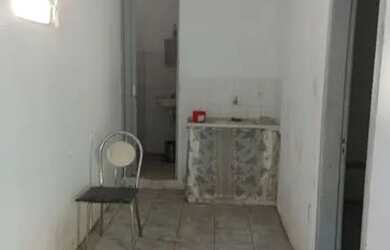 Imagem: A casa possui 2 Dormitórios, 1 Banheiro e está localizado