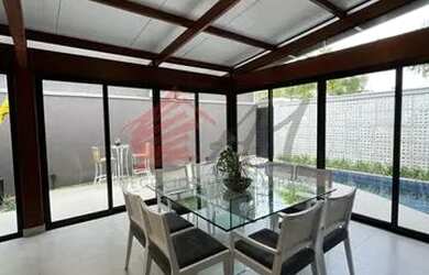 Imagem: A casa possui 3 Dormitórios, 5 Banheiros, 2 Vagas na garagem