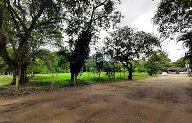 Imagem: O terreno possui 28.000m² de Área e está localizado em Guaratiba