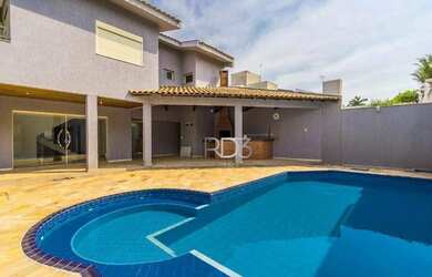 Imagem: A casa em condomínio possui 4 Dormitórios, 5 Banheiros, 3