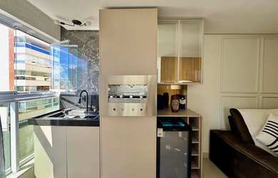 Imagem: O apartamento possui 3 Dormitórios, Acomodam 8 pessoas, 2 Vagas