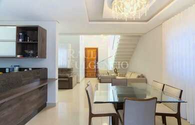 Imagem: A casa em condomínio possui 3 Dormitórios, 4 Banheiros, 2