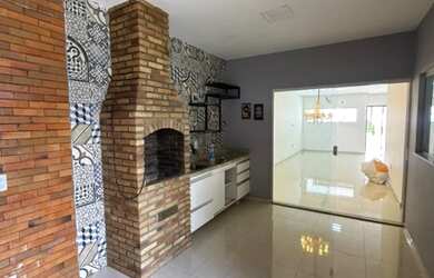 Imagem: A casa em condomínio possui 3 Dormitórios, 2 Banheiros, 2