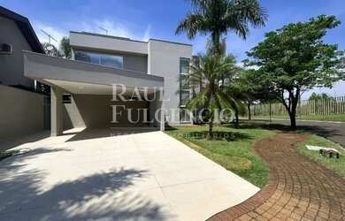 Imagem: A casa em condomínio possui 4 Dormitórios, 5 Banheiros, 4