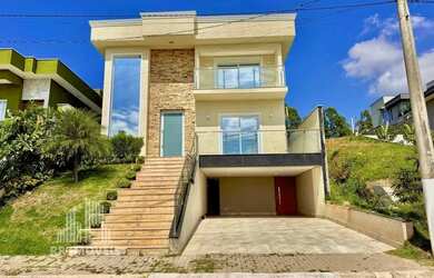 Imagem: A casa em condomínio possui 3 Dormitórios, 5 Banheiros, 4