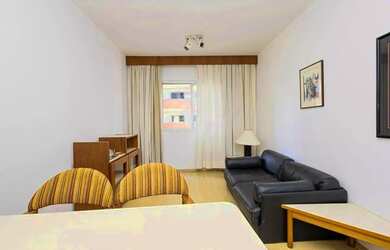 Imagem: O apartamento possui 1 Dormitório, 1 Banheiro, 1 Vaga na garagem