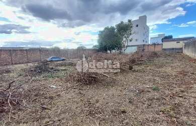 Imagem 5: Área disponível para venda 1.040 m² no bairro Presidente Roosevelt em Uberlândia-MG