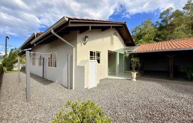 Imagem 9: Casa à venda com 4 quartos, sendo 1 suíte