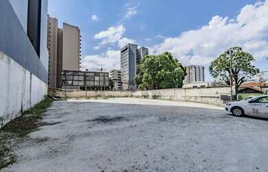 Imagem: O terreno possui 593m² de Área e está localizado em Bacacheri