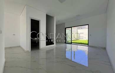 Imagem: A casa possui 3 Dormitórios, 1 Banheiro, 1 Vaga na garagem