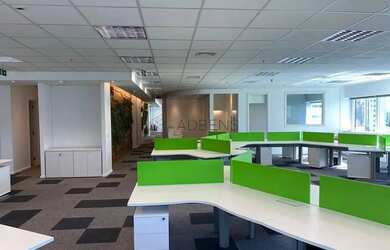 Imagem: O depósito possui 5 Vagas na garagem, 492m² de Área e está