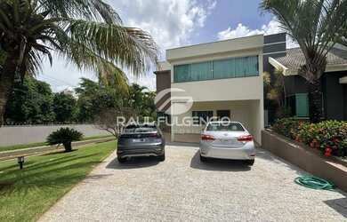 Imagem: A casa em condomínio possui 4 Dormitórios, 3 Banheiros, 5