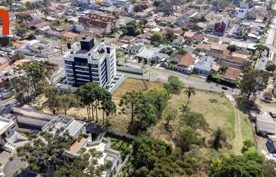 Imagem: O terreno possui 2.005m² de Área e está localizado em Bacacheri