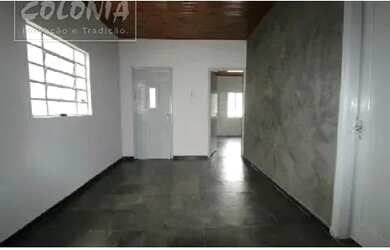 Imagem: A casa possui 3 Dormitórios, 2 Banheiros, 2 Vagas na garagem