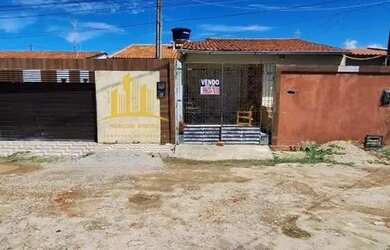 Imagem: A casa possui 3 Dormitórios, 3 Banheiros, 1 Vaga na garagem