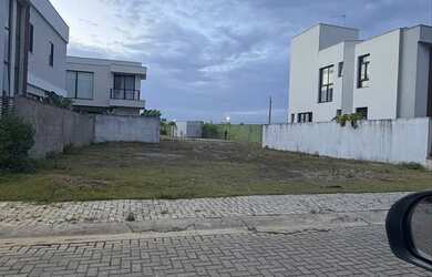 Imagem: O terreno possui 310m² de Área e está localizado em Tomba