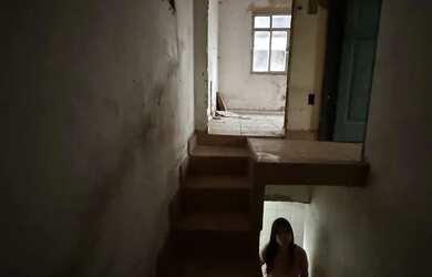 Imagem: A casa possui 4 Dormitórios, 2 Banheiros, 4 Vagas na garagem