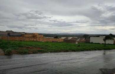 Imagem: O terreno possui 600m² de Área e está localizado em Jardim