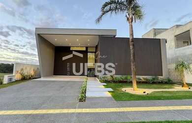 Imagem: A casa em condomínio possui 4 Dormitórios, 5 Banheiros, 4