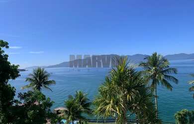 Imagem: A casa em condomínio possui 5 Dormitórios, 5 Banheiros, 5