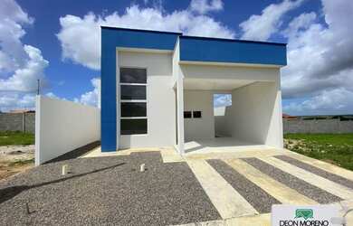 Imagem: A casa possui 3 Dormitórios, 2 Banheiros, 1 Vaga na garagem