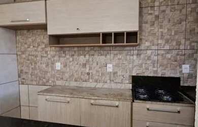 Imagem: A casa possui 2 Dormitórios, 1 Banheiro, 2 Vagas na garagem