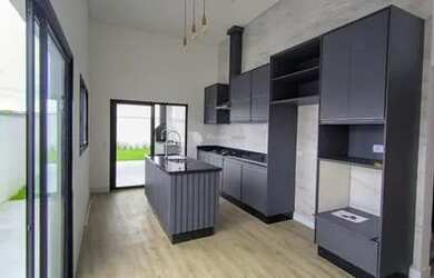 Imagem: A casa em condomínio possui 3 Dormitórios, 2 Banheiros, 2