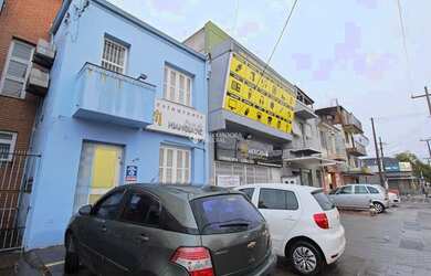 Imagem: A casa possui 3 Banheiros, 2 Vagas na garagem e 177m² de Área