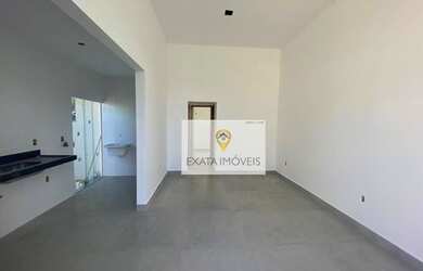 Imagem: A casa possui 2 Dormitórios, 2 Banheiros, 2 Vagas na garagem