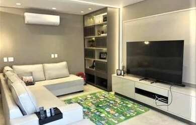 Imagem: A casa em condomínio possui 4 Dormitórios, 3 Banheiros, 5