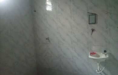 Imagem: A casa possui 3 Dormitórios, 3 Banheiros, 2 Vagas na garagem