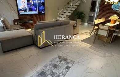 Imagem: A casa em condomínio possui 4 Dormitórios, 5 Banheiros, 2