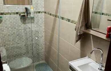 Imagem: A casa possui 2 Dormitórios, 1 Banheiro, 2 Vagas na garagem