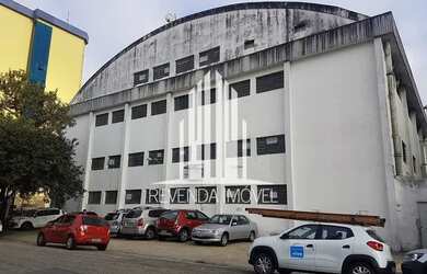 Imagem: O depósito possui 1818m² de Área e está localizado em Água