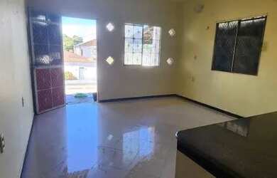 Imagem: A casa possui 1 Dormitório, 1 Banheiro, 1 Vaga na garagem