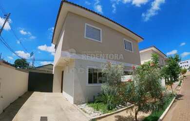 Imagem: A casa em condomínio possui 2 Dormitórios, 2 Banheiros, 1