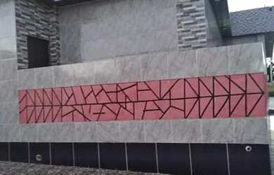 Imagem: A casa possui 2 Dormitórios, 2 Banheiros, 3 Vagas na garagem