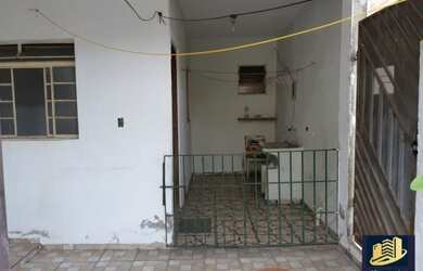 Imagem: A casa possui 1 Dormitório, 1 Banheiro, 80m² de Área e está