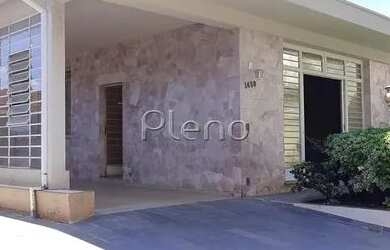 Imagem: A casa possui 4 Dormitórios, 2 Banheiros, 2 Vagas na garagem