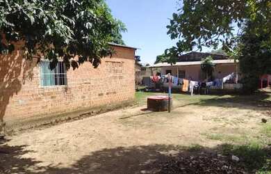 Imagem: A casa possui 2 Dormitórios, 2 Banheiros e está localizado