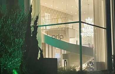 Imagem 3: Casa mobiliada e decorada c/ 5 suítes e piscina à venda, 350 m² no condomínio Velas da Mar