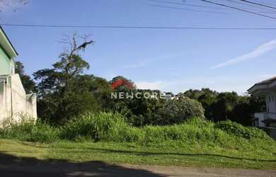 Imagem: O terreno possui 880m² de Área e está localizado em Golf