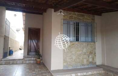 Imagem: A casa possui 2 Dormitórios, 3 Banheiros, 2 Vagas na garagem