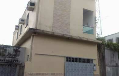 Imagem: A casa possui 3 Dormitórios, 2 Banheiros, 1 Vaga na garagem