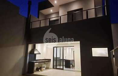 Imagem: A casa possui 3 Dormitórios, 2 Banheiros, 3 Vagas na garagem