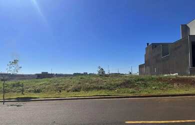 Imagem: O terreno possui 391m² de Área, Imóvel novo e está localizado